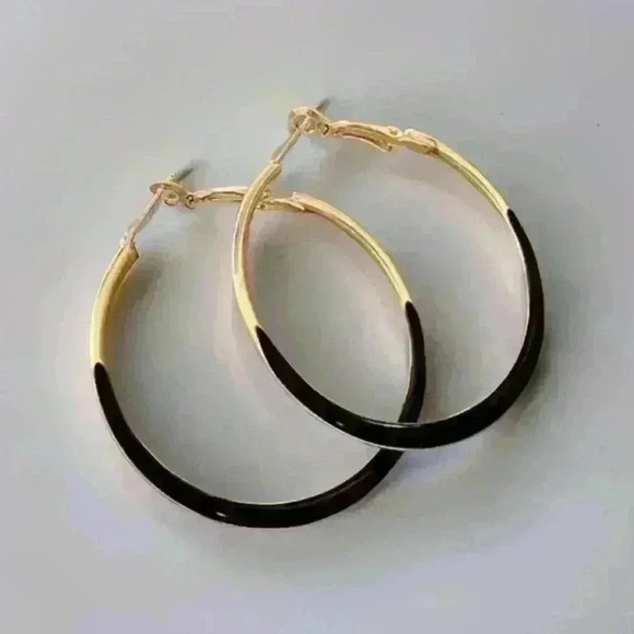 Chicque Boho 14K Gold-Plated Enamel Hoop Earrings Black dipped - Picture 5 of 6